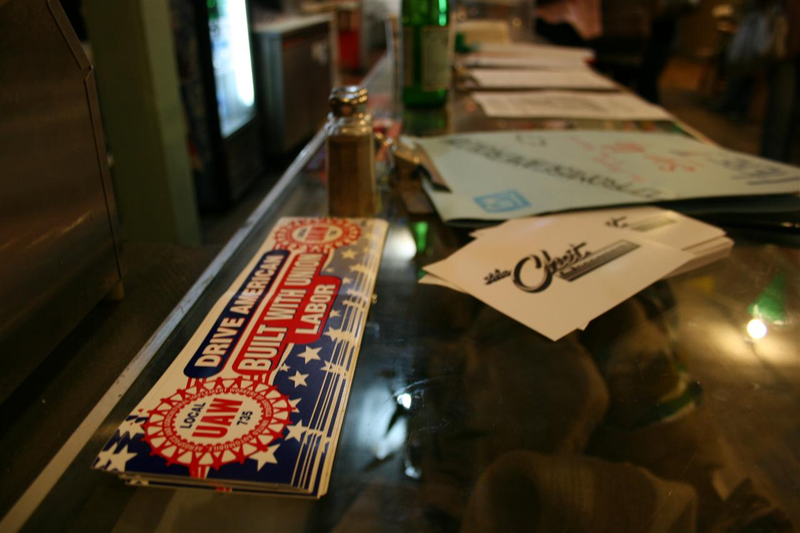 Illustration for article titled Detroit Area Cafe To Support Automakers By Attempting World's Longest Concert